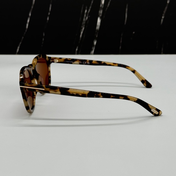 NEW TOM FORD TF931 56S WOMEN SUNGLASSES TOM FORD AVERY FT0931/S